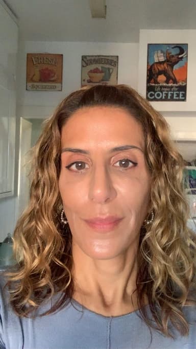Sophie, mobile beauty and massage therapist in Sutton